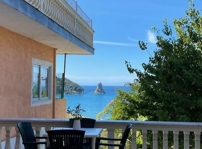 Фото Апартаменты Sea View Studio For 2 To 4 People, Near The Beach And Center Агиос-Гордиос