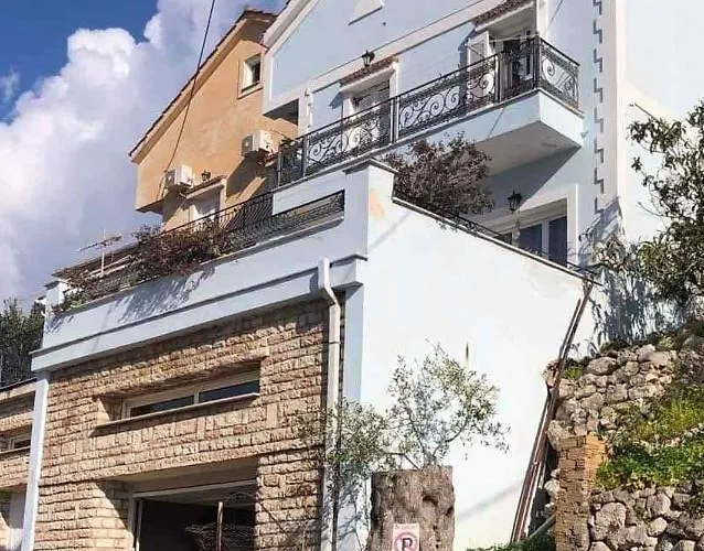 Фото Вилла Iliada Luxury House Вати