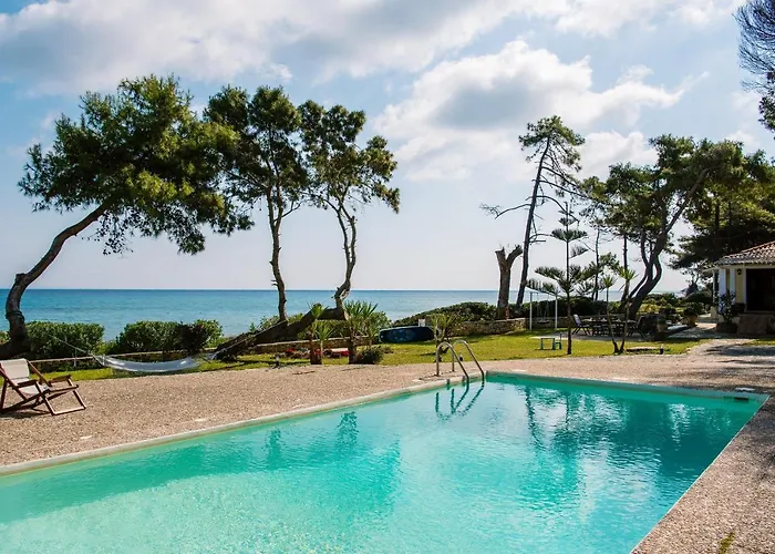 Azzuro Beach House - On The Beach & Private Pool, By Zantewize Vasilikos  photo