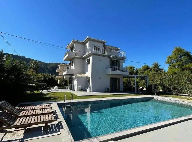 Lefkada Beach Villa Frinion photo