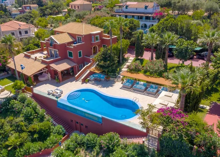 Seafront Luxury Villa 