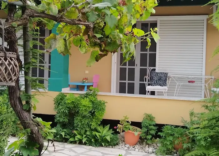 The Pergola Cottage...Feel The Local Vibes! Perivolion photo