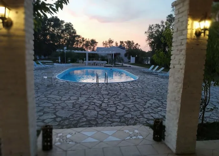 Photo de Alykes Family Resort Lefkimi