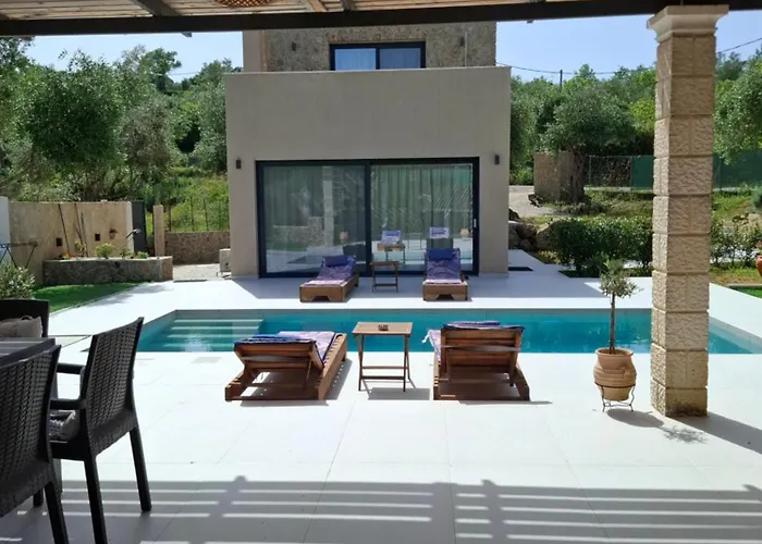 Stones villa corfu Varypatádes foto