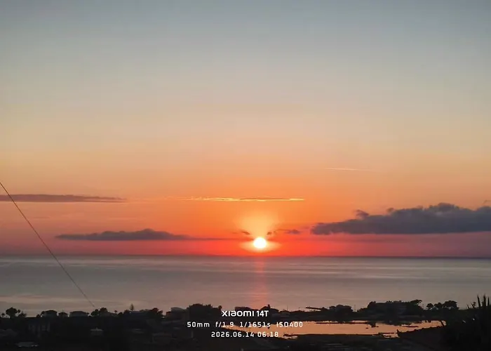 ホテル Sea View From Balcony Khartátaの写真