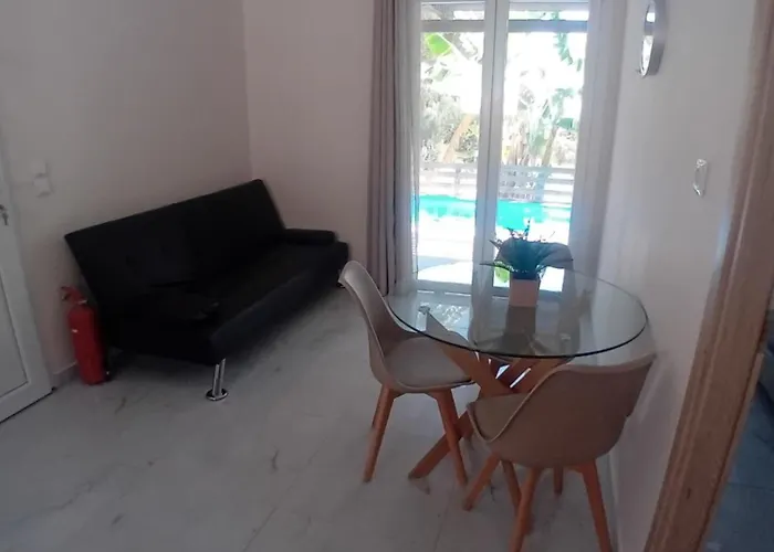 Elysian Suites Ratzaklion photo