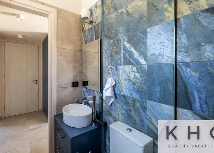 Photo de Akrothea Villa With Panoramic View And Private Pool Razáta